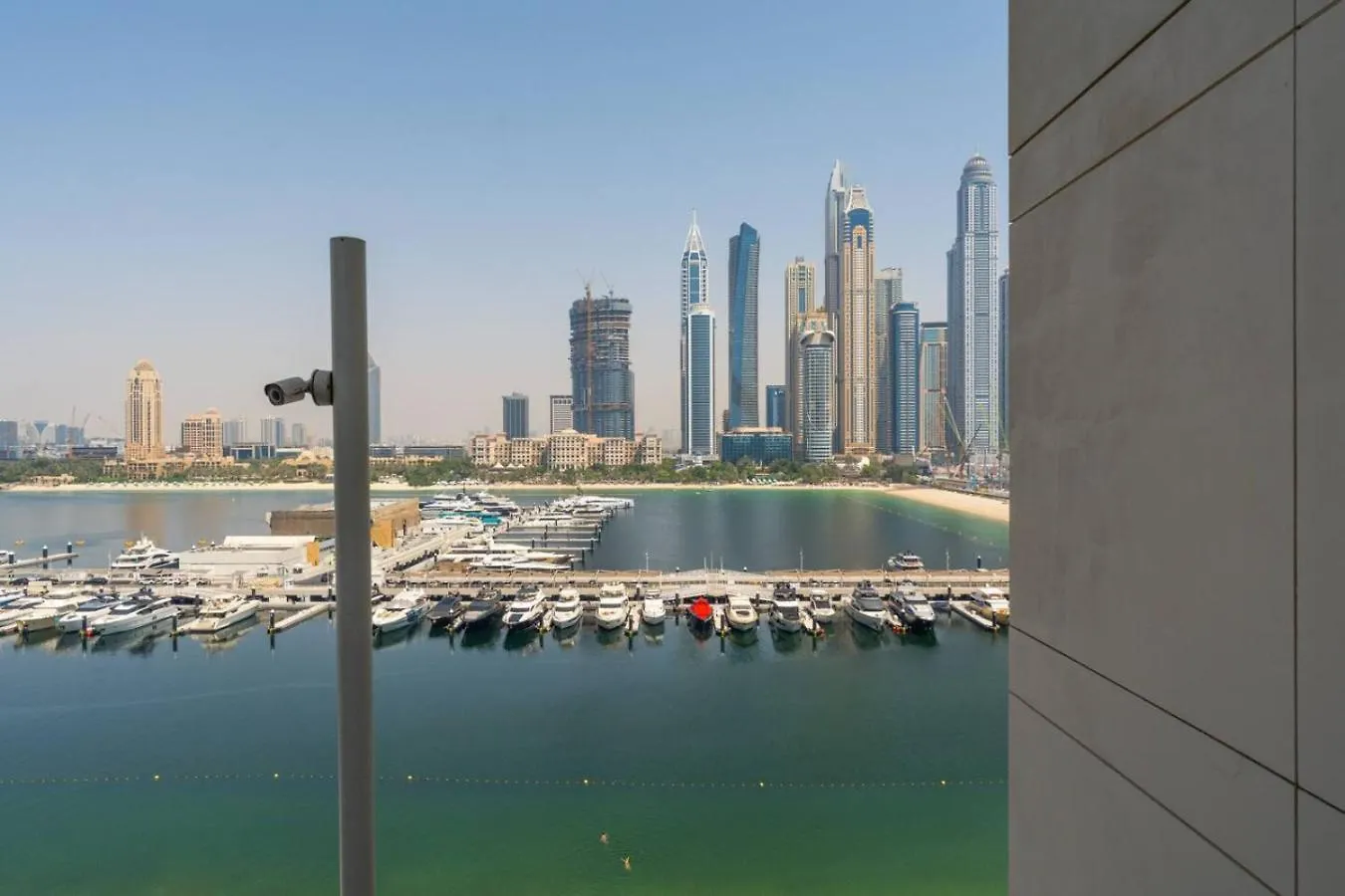 Apartment Prime 2Br Apt Emaar Beachfront Dubai