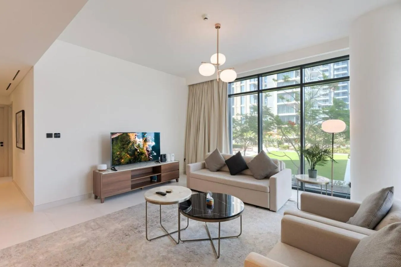 Prime 2Br Apt Emaar Beachfront Dubai