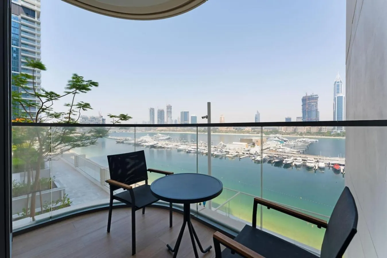 Prime 2Br Apt Emaar Beachfront Dubai Apartment