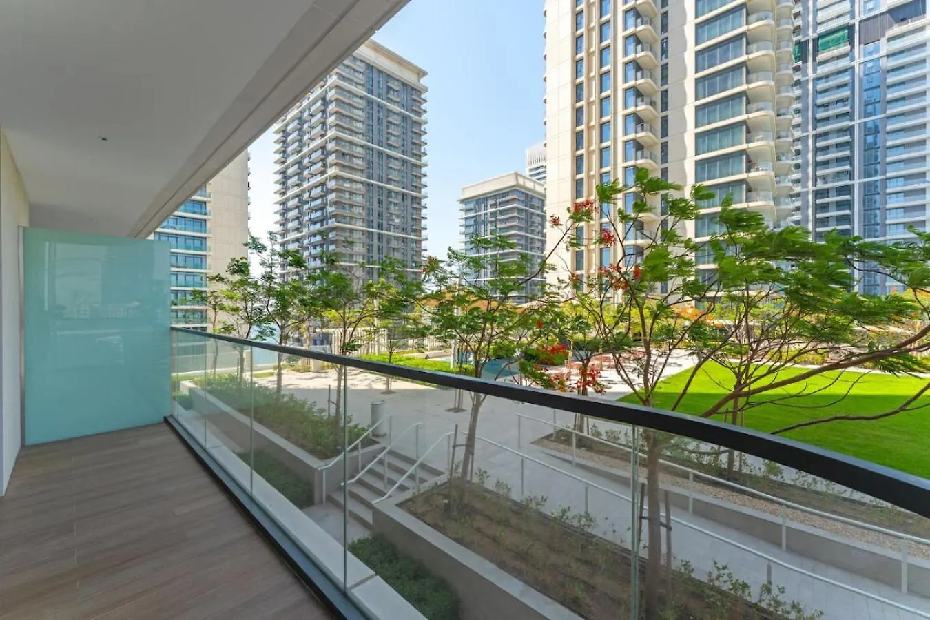 Prime 2Br Apt Emaar Beachfront Dubai